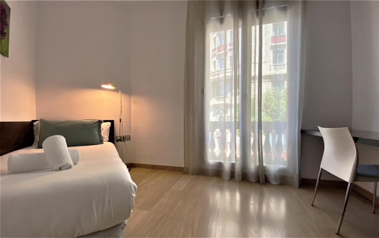 Fisa Rentals Gran Via Apartments Барселона Экстерьер фото