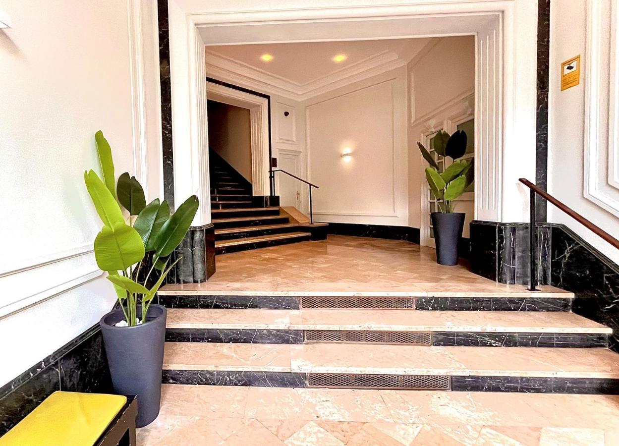 Fisa Rentals Gran Via Apartments Барселона Экстерьер фото