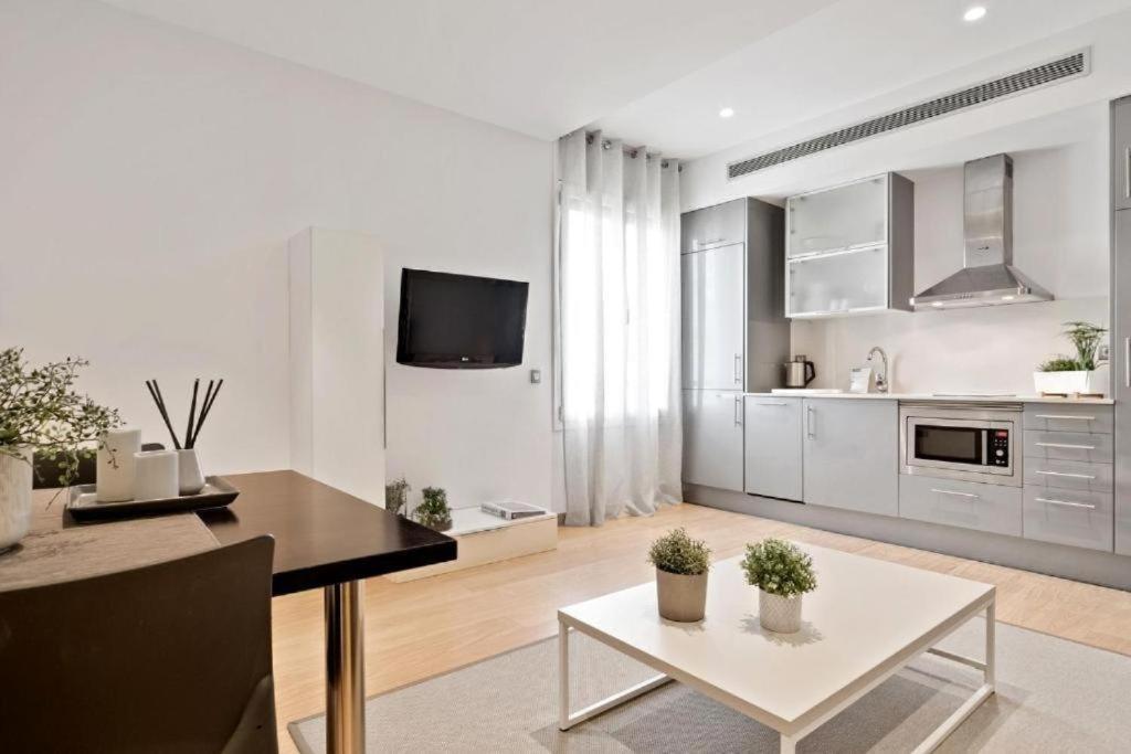 Fisa Rentals Gran Via Apartments Барселона Экстерьер фото
