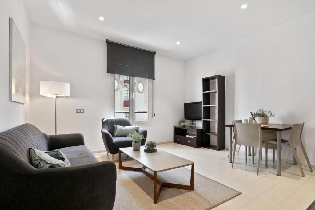 Fisa Rentals Gran Via Apartments Барселона Экстерьер фото