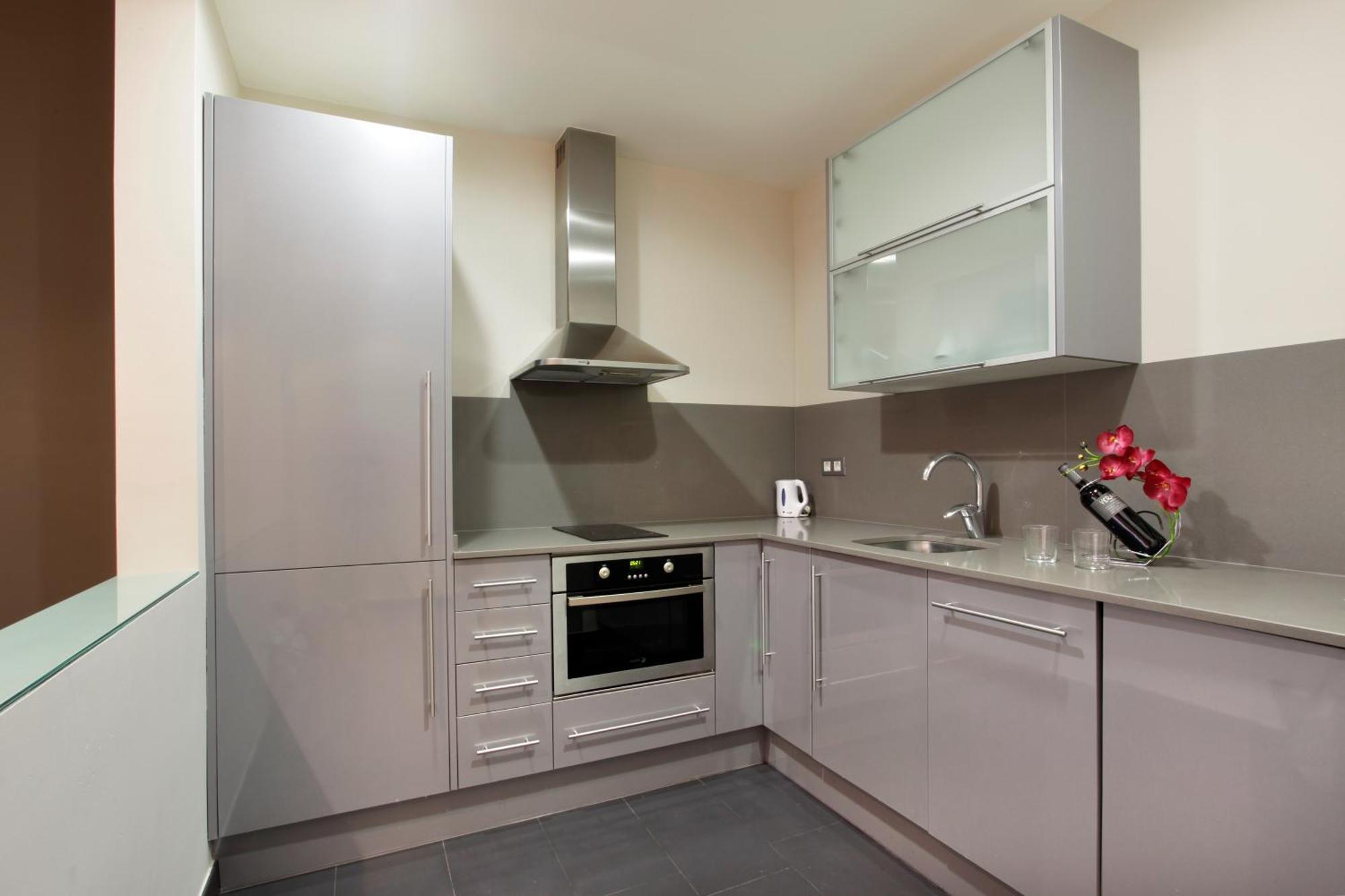Fisa Rentals Gran Via Apartments Барселона Экстерьер фото