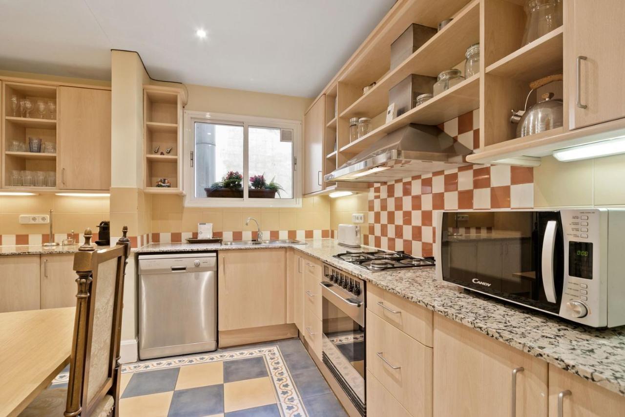 Fisa Rentals Gran Via Apartments Барселона Экстерьер фото